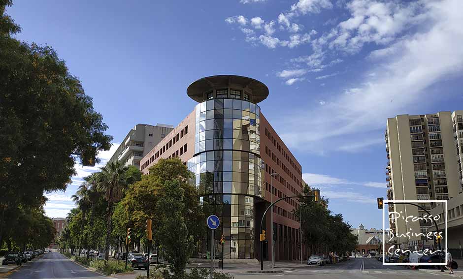 Імміграційне бюро, Банк Юнікаха, Автономний уряд Хунти де Андалусія, Консульство Німеччини, Консульство Великобританії, Південний сільський банк